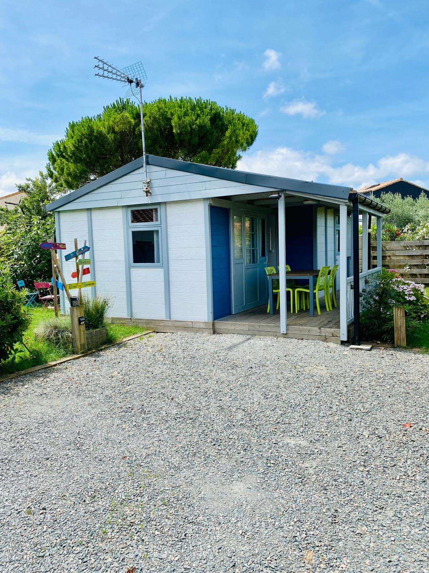 Chalet Atypique Au Calme Avec Emplacement Ideal Soubise Extérieur photo